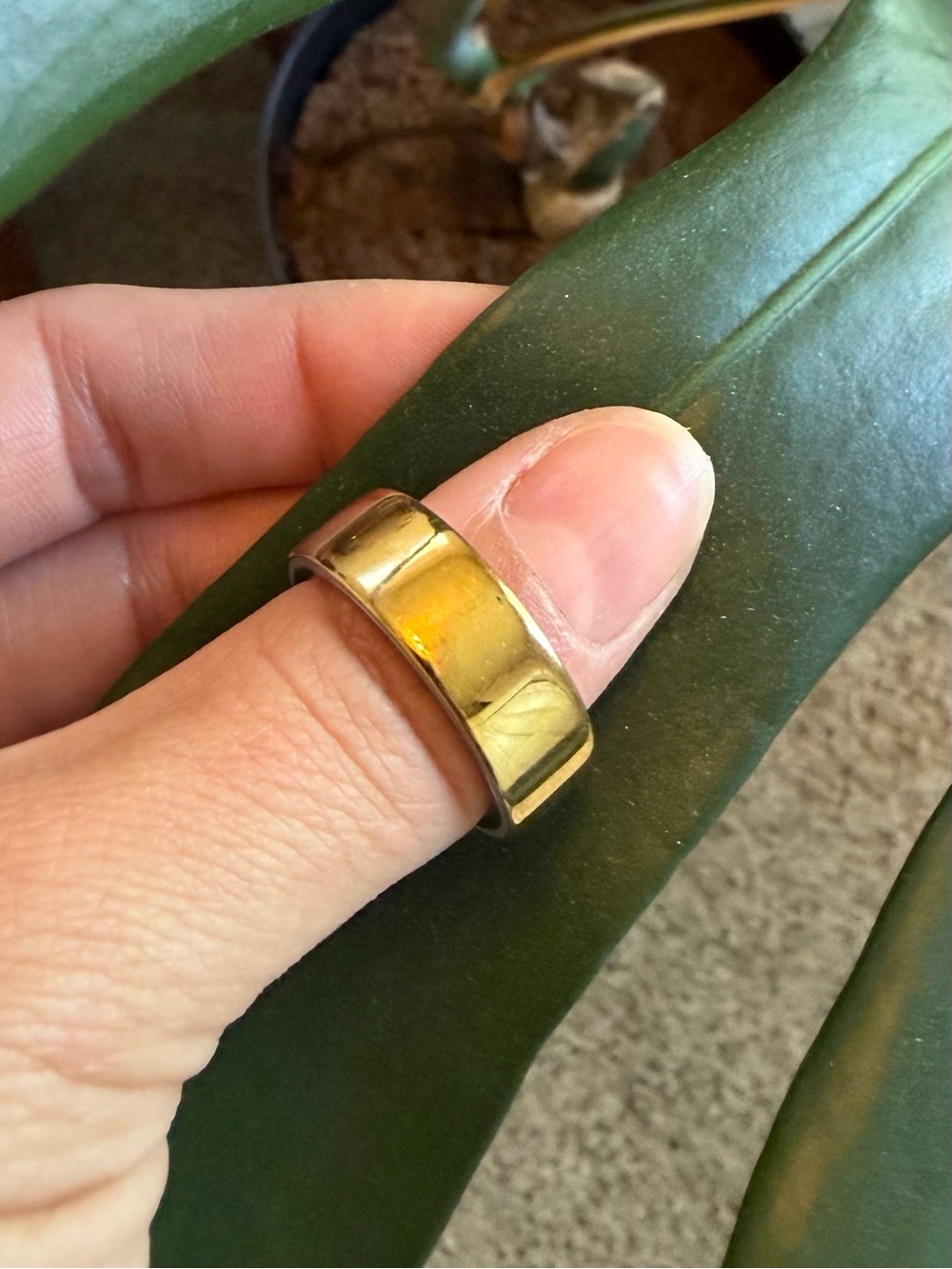 Oura Gold Tone (Gen 4) Size 9